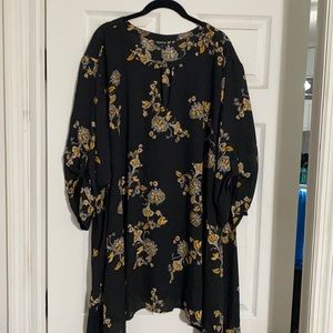 Shark bite tunic top black/yellow from Torrid